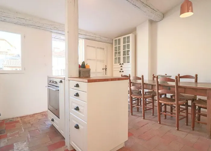 Clt - Unique Duplex & Terrace On The Provencal Market