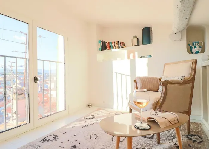 Clt - Unique Duplex & Terrace On The Provencal Market *