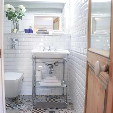 Clt - Unique Duplex & Terrace On The Provencal Market *