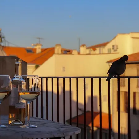 Daire Clt - Unique Duplex & Terrace On The Provencal Market *