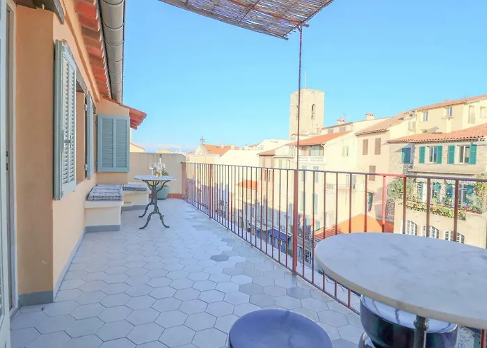 Clt - Unique Duplex & Terrace On The Provencal Market דירה *