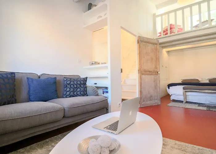 Clt - Unique Duplex & Terrace On The Provencal Market אנטיב